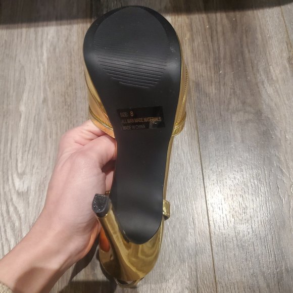 Avalon Platform Heel in Gold - Picture 2 of 2